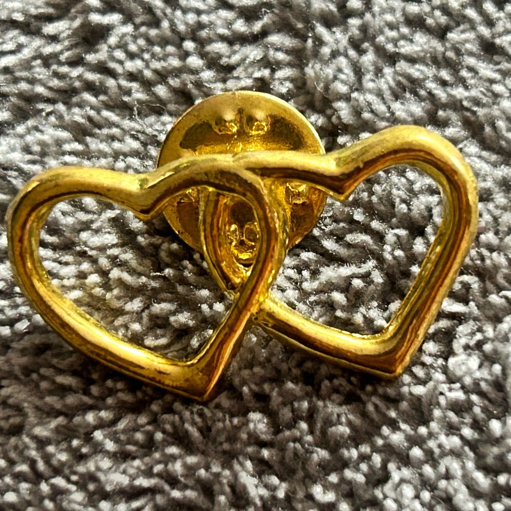 DOUBLE HEART PIN
